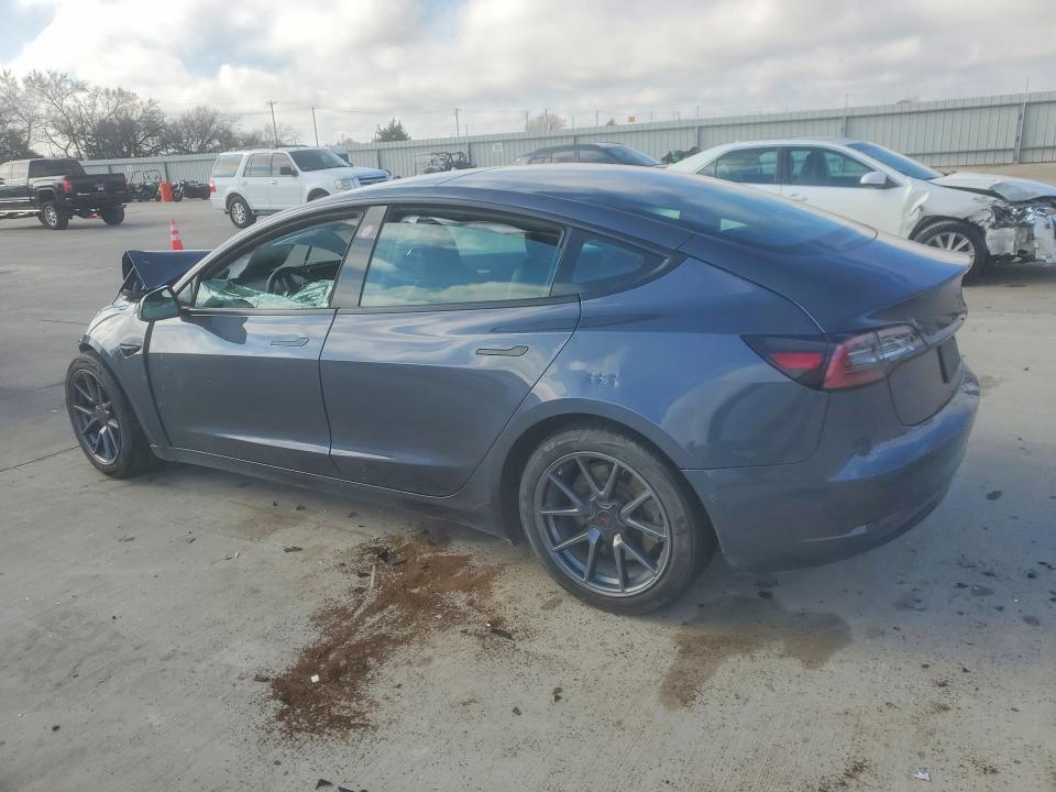 76591045 :رقم المزاد ، 5YJ3E1EB1NF156037 vin ، 2022 Tesla Model 3 مزاد بيع
