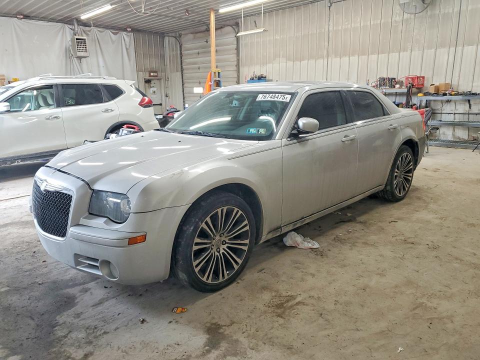Продажа на аукционе авто 2010 Chrysler 300, vin: 2C3CA2CV8AH328944, номер лота: 76748475
