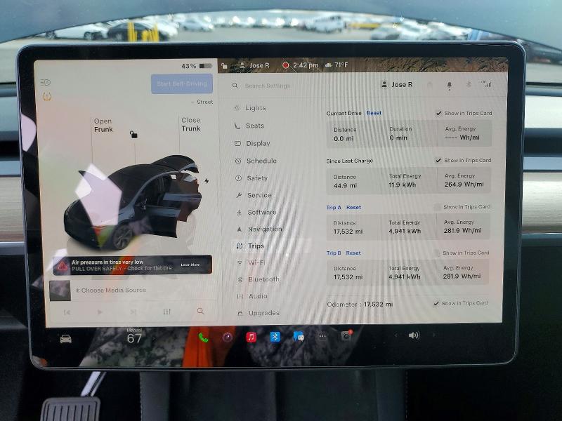 77233935 :رقم المزاد ، 7SAYGDEE4RF198416 vin ، 2024 Tesla Model Y مزاد بيع