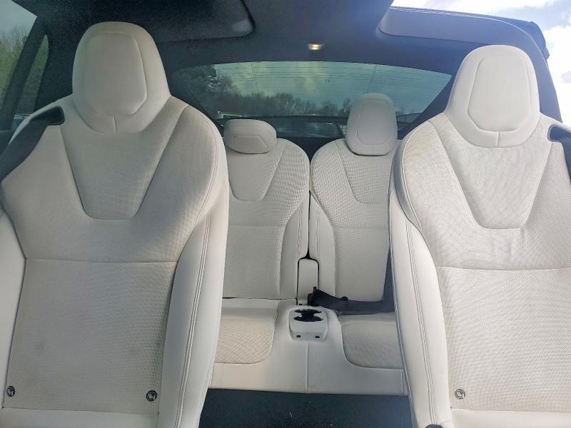 77867845 :رقم المزاد ، 7SAXCBE53NF331446 vin ، 2022 Tesla Model X مزاد بيع
