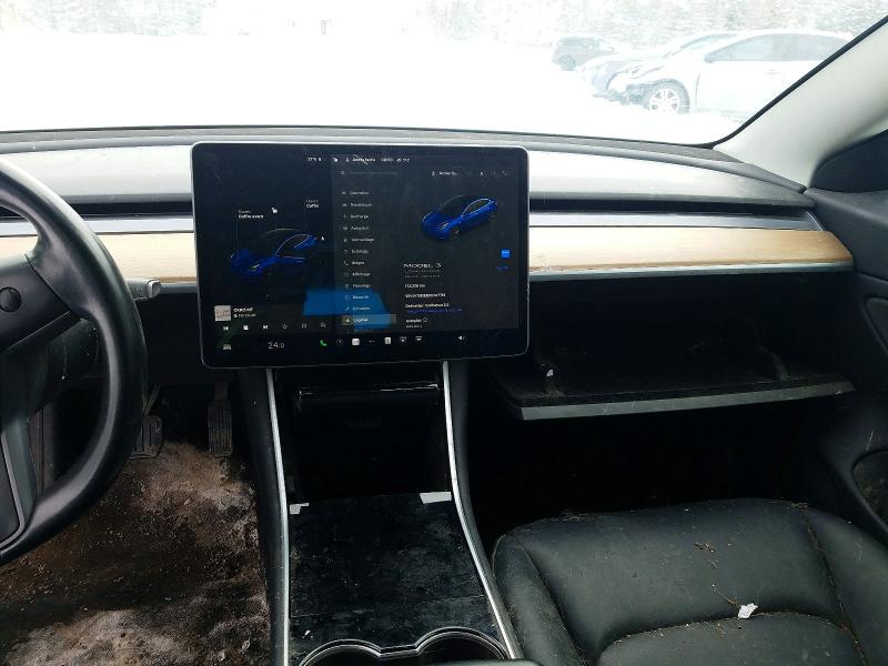 74918015 :رقم المزاد ، 5YJ3E1EBXJF107719 vin ، 2018 Tesla Model 3 مزاد بيع