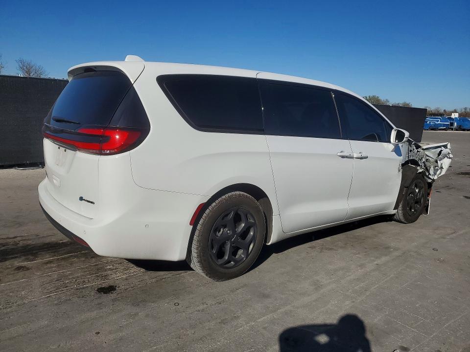 77780335 :رقم المزاد ، 2C4RC1S72NR215939 vin ، 2022 Chrysler Pacifica مزاد بيع