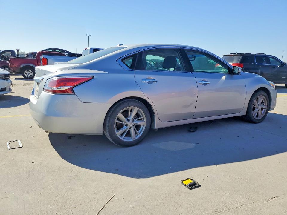 Продажа на аукционе авто 2015 Nissan Altima, vin: 1N4AL3AP4FN358891, номер лота: 76939305