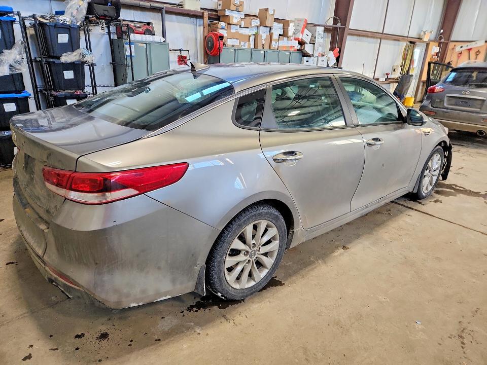 77672735 :رقم المزاد ، 5XXGT4L32JG180875 vin ، 2018 Kia Optima مزاد بيع