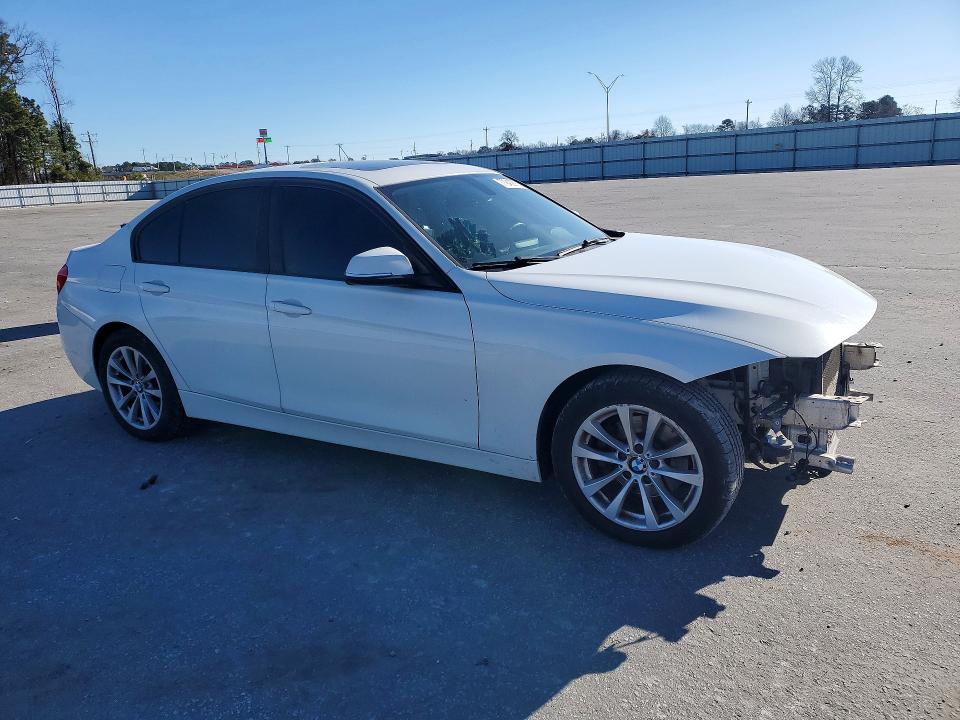 77940975 :رقم المزاد ، WBA8A3C50GK690322 vin ، 2016 Bmw 320 مزاد بيع