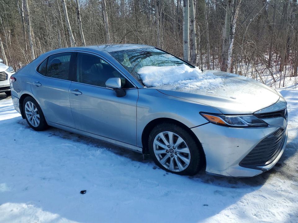 76522165 :رقم المزاد ، 4T1B11HKXKU793073 vin ، 2019 Toyota Camry مزاد بيع