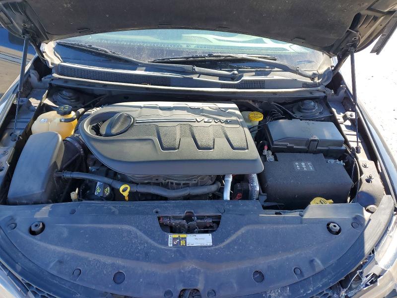 76444985 :رقم المزاد ، 1C3CCCBG7FN517733 vin ، 2015 Chrysler 200 مزاد بيع