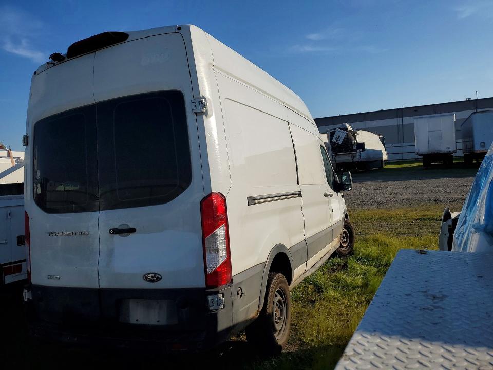 55607136 :رقم المزاد ، 1FDYR2XGXKKA92521 vin ، 2019 Ford Transit U مزاد بيع