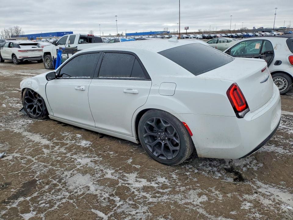 2019 Chrysler 300 მანქანა იყიდება აუქციონზე, vin: 2C3CCABG1KH617916, აუქციონის ნომერი: 78029925