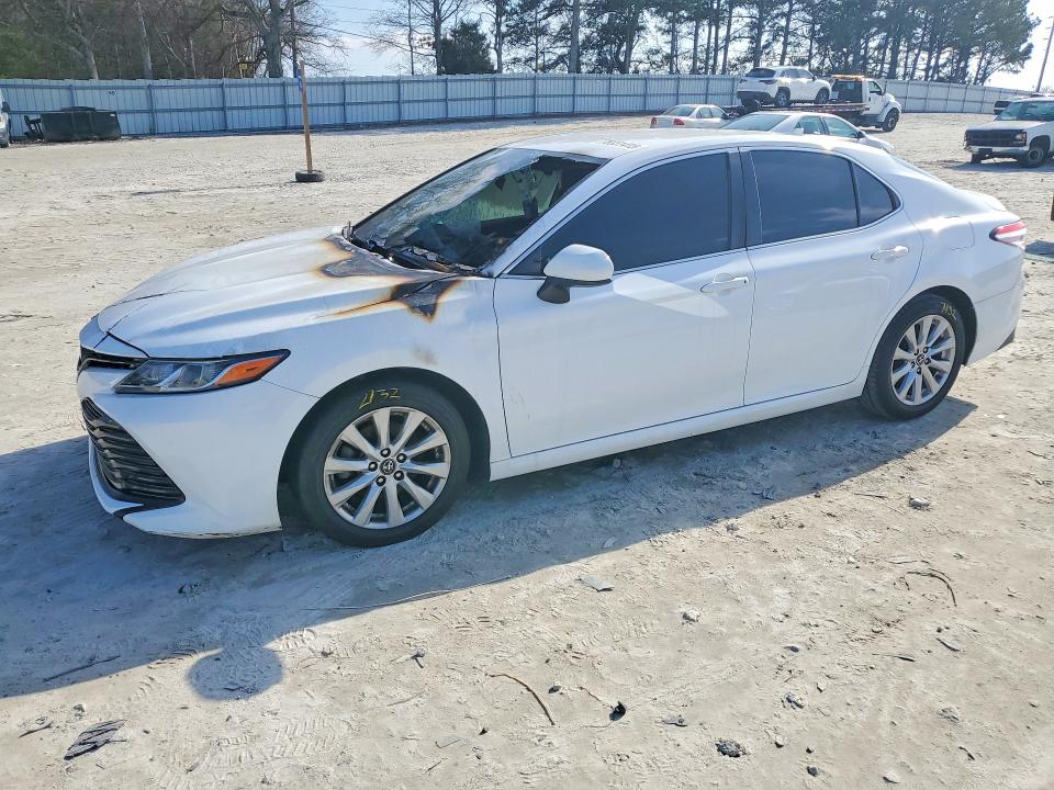 78331415 :رقم المزاد ، 4T1B11HK1KU822430 vin ، 2019 Toyota Camry مزاد بيع