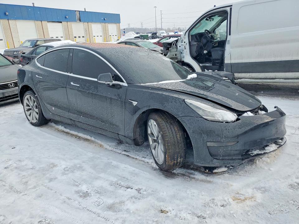 Продажа на аукционе авто 2018 Tesla Model 3, vin: 5YJ3E1EA4JF179443, номер лота: 74872135