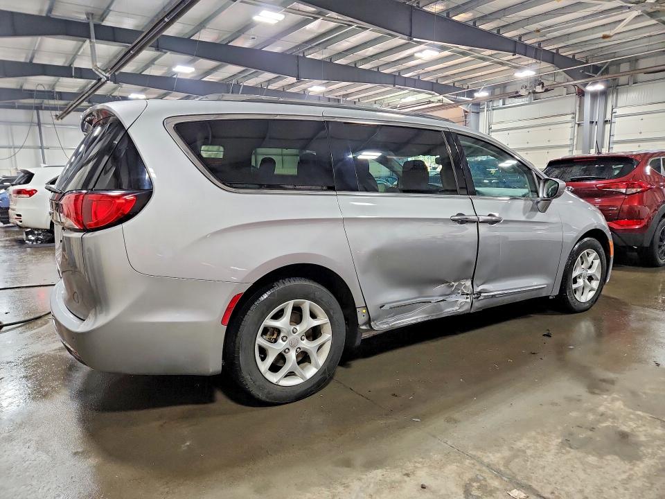 2017 Chrysler Pacifica მანქანა იყიდება აუქციონზე, vin: 2C4RC1EG9HR677009, აუქციონის ნომერი: 76559595