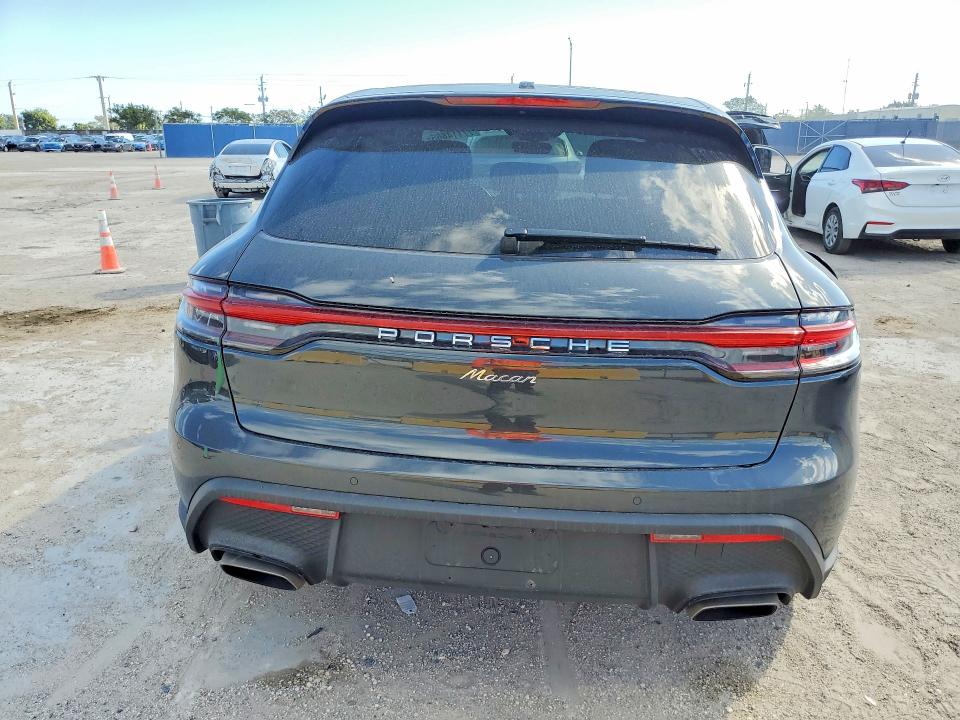 77114865 :رقم المزاد ، WP1AA2A52NLB05408 vin ، 2022 Porsche Macan مزاد بيع