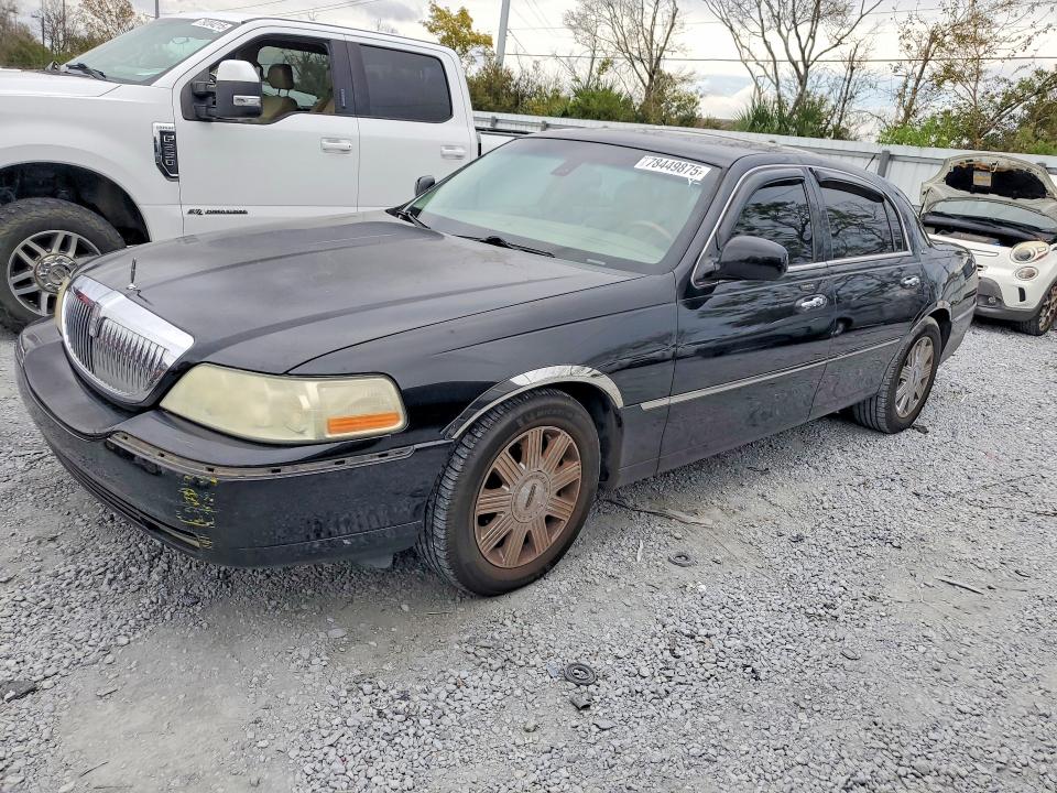 78449875 :رقم المزاد ، 1LNHM83W13Y630827 vin ، 2003 Lincoln Town Car مزاد بيع