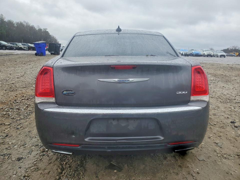 76833635 :رقم المزاد ، 2C3CCAAG7HH565394 vin ، 2017 Chrysler 300 مزاد بيع