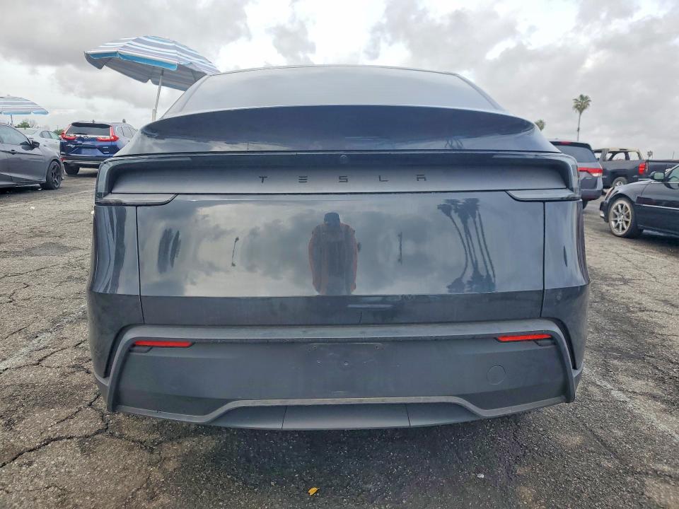 76236235 :رقم المزاد ، 7SAYGDED1TF396076 vin ، 2026 Tesla Model Y مزاد بيع
