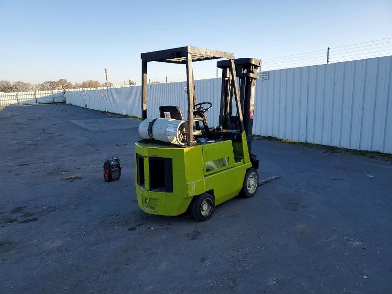 74396355 :رقم المزاد ، G12704027645K0F vin ، 1990 Clark Forklift Gcs17s مزاد بيع