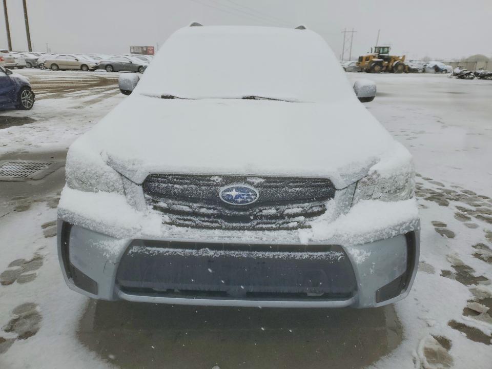 77555335 :رقم المزاد ، JF2SJGEC1JH583569 vin ، 2018 Subaru Forester مزاد بيع