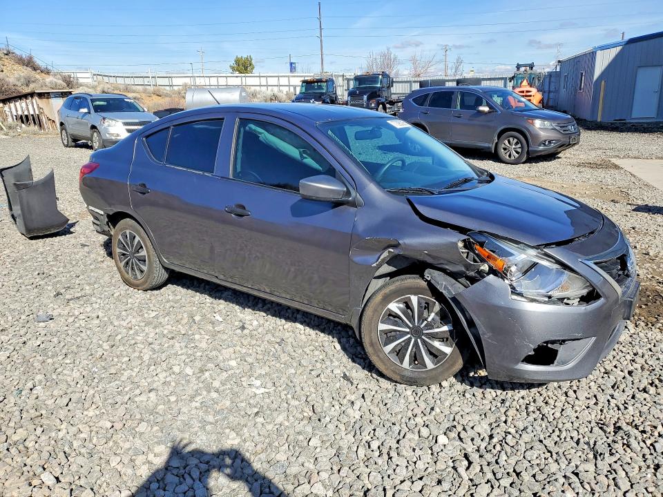 77395395 :رقم المزاد ، 3N1CN7AP4HL811157 vin ، 2017 Nissan Versa مزاد بيع