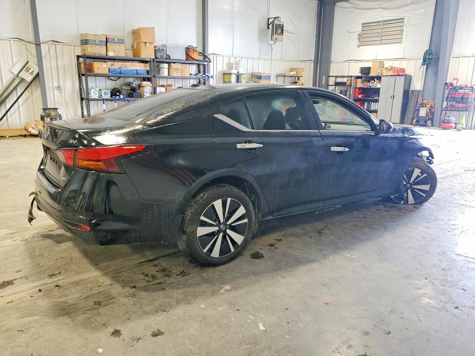 76038555 :رقم المزاد ، 1N4BL4DW3NN359378 vin ، 2022 Nissan Altima مزاد بيع