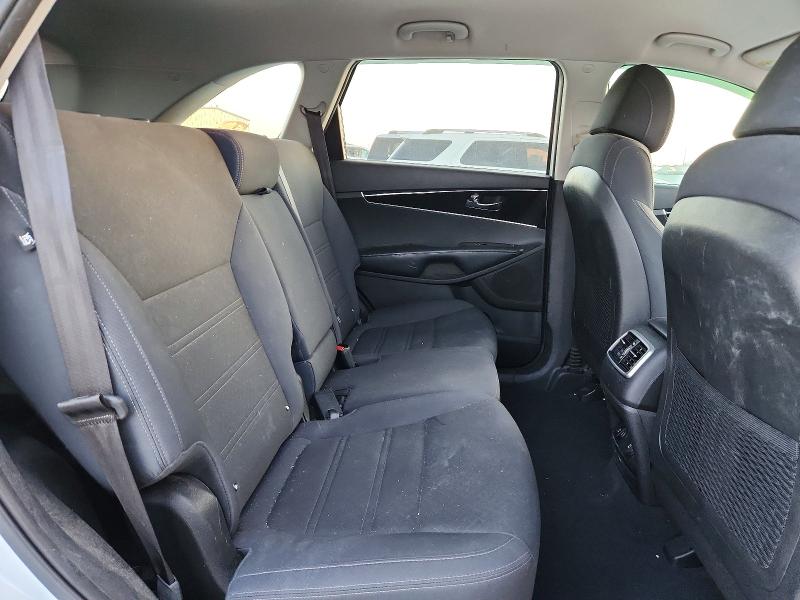 2017 Kia Sorento მანქანა იყიდება აუქციონზე, vin: 5XYPG4A31HG212650, აუქციონის ნომერი: 74793995