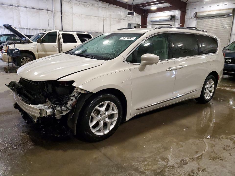 77671305 :رقم المزاد ، 2C4RC1EG4HR788518 vin ، 2017 Chrysler Pacifica مزاد بيع