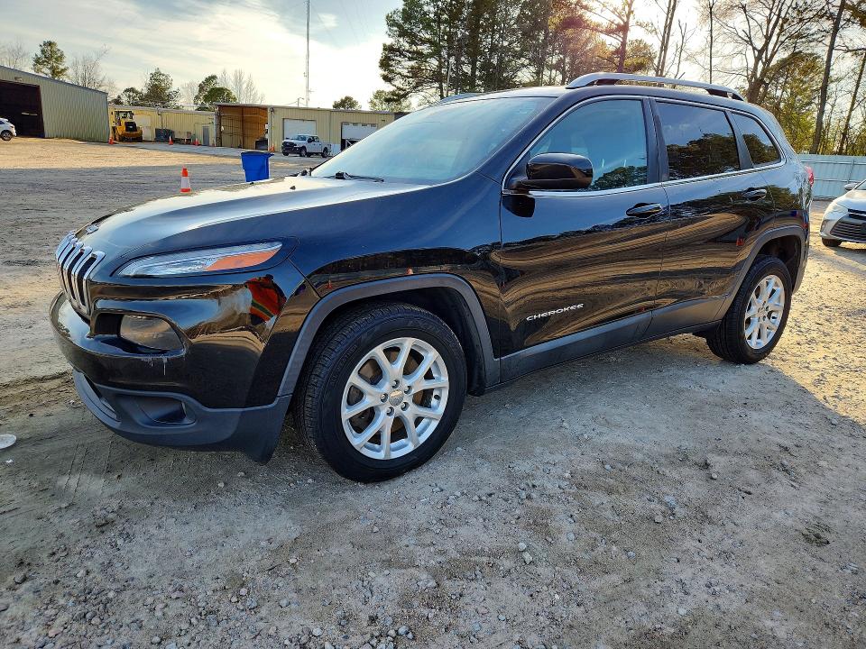 78170805 :رقم المزاد ، 1C4PJLCB9JD538829 vin ، 2018 Jeep Cherokee مزاد بيع