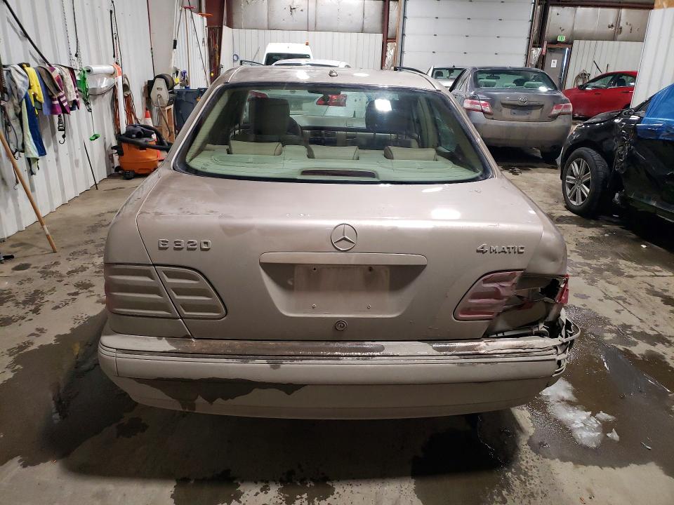 2000 Mercedes Benz E მანქანა იყიდება აუქციონზე, vin: WDBJF82J2YX032456, აუქციონის ნომერი: 79012635