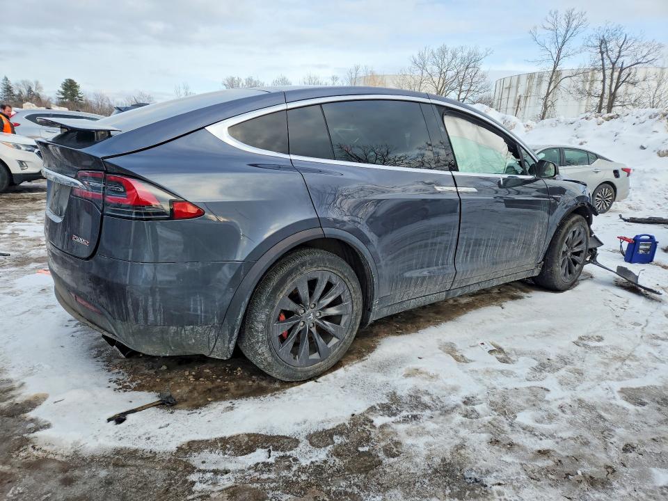 2018 Tesla Model X მანქანა იყიდება აუქციონზე, vin: 5YJXCBE49JF137079, აუქციონის ნომერი: 78232045