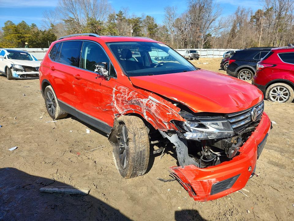 Продажа на аукционе авто 2018 Volkswagen Tiguan, vin: 3VV2B7AX1JM133826, номер лота: 79097445