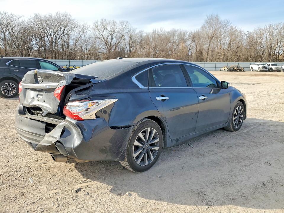 Продажа на аукционе авто 2016 Nissan Altima, vin: 1N4AL3AP7GC268082, номер лота: 75985995