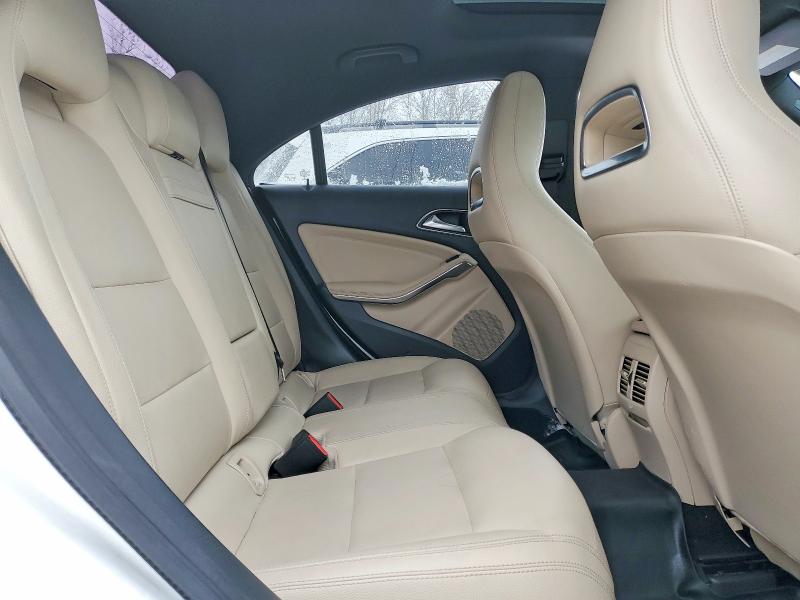 76758215 :رقم المزاد ، WDDSJ4GB8KN717049 vin ، 2019 Mercedes-benz Cla مزاد بيع