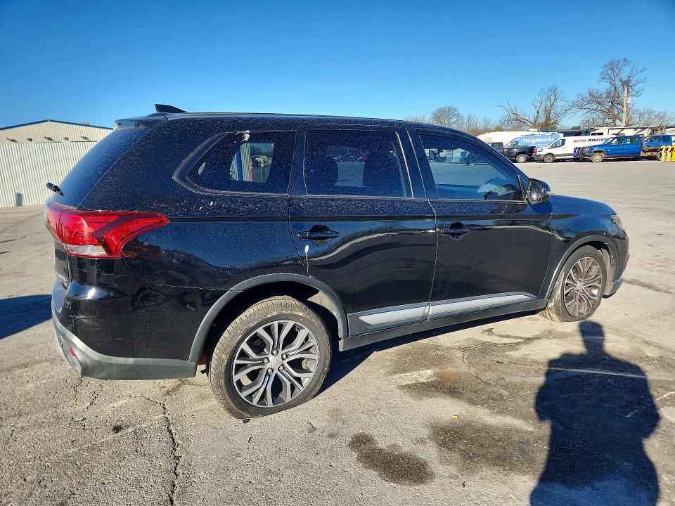 79276475 :رقم المزاد ، JA4AZ3A37JZ042239 vin ، 2018 Mitsubishi Outlander مزاد بيع