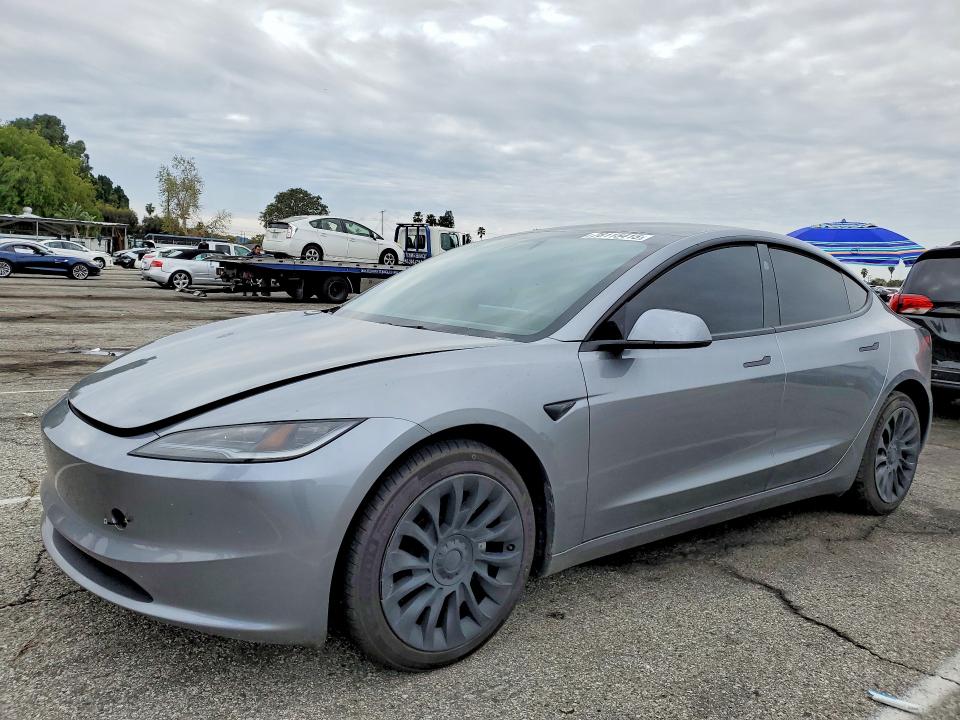 78115415 :رقم المزاد ، 5YJ3E1EA0RF872926 vin ، 2024 Tesla Model 3 مزاد بيع