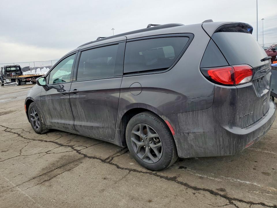 77759055 :رقم المزاد ، 2C4RC1EGXJR227889 vin ، 2018 Chrysler Pacifica مزاد بيع
