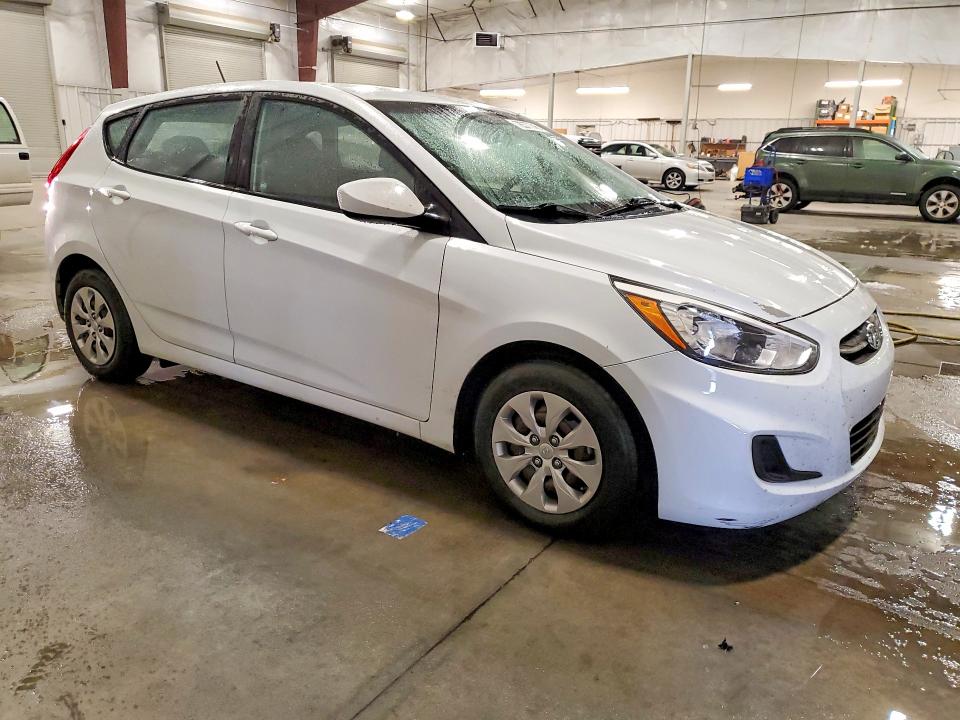 2017 Hyundai Accent მანქანა იყიდება აუქციონზე, vin: KMHCT5AE3HU363209, აუქციონის ნომერი: 76377745