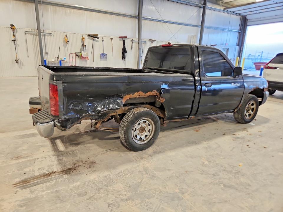 2000 Nissan Frontier მანქანა იყიდება აუქციონზე, vin: 1N6DD21S5YC324988, აუქციონის ნომერი: 45595006