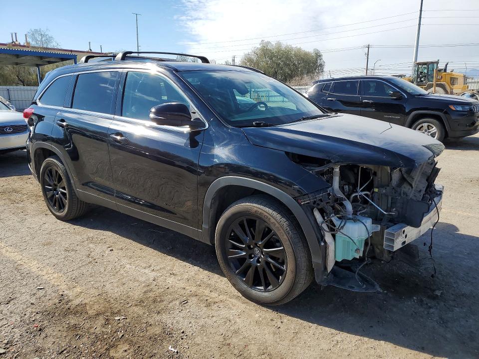 77378155 :رقم المزاد ، 5TDKZRFH5KS352958 vin ، 2019 Toyota Highlander مزاد بيع
