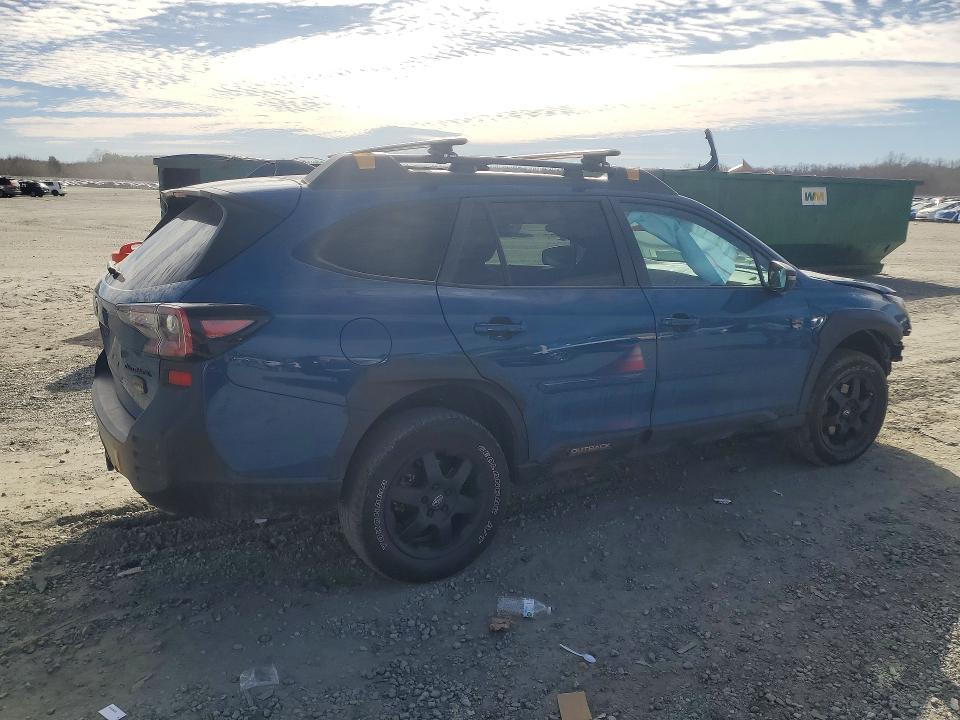 76126345 :رقم المزاد ، 4S4BTGUD1P3218717 vin ، 2023 Subaru Outback مزاد بيع
