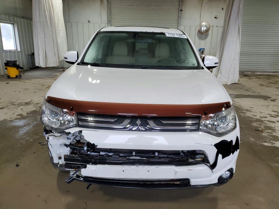 2014 Mitsubishi Outlander მანქანა იყიდება აუქციონზე, vin: JA4JZ4AX9EZ010570, აუქციონის ნომერი: 77971595