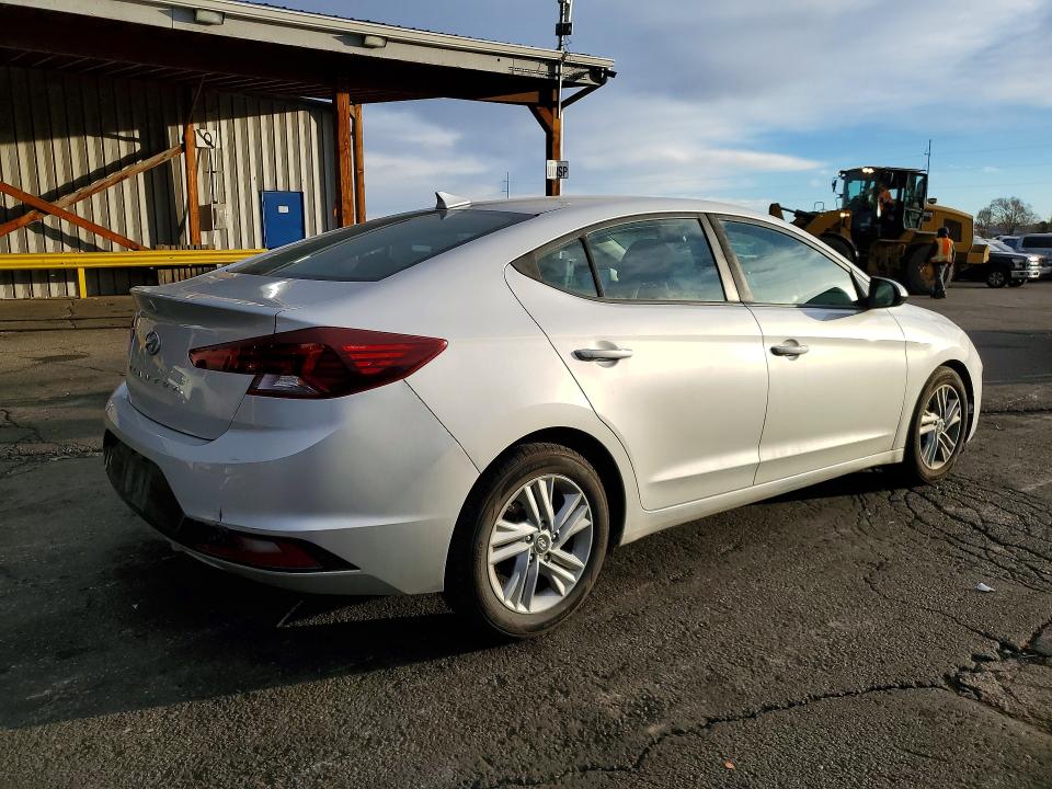 2020 Hyundai Elantra მანქანა იყიდება აუქციონზე, vin: 5NPD84LF6LH528909, აუქციონის ნომერი: 77615135