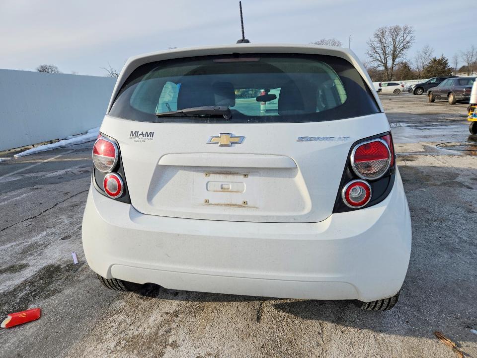 75666825 :رقم المزاد ، 1G1JC6SH3F4176665 vin ، 2015 Chevrolet Sonic مزاد بيع