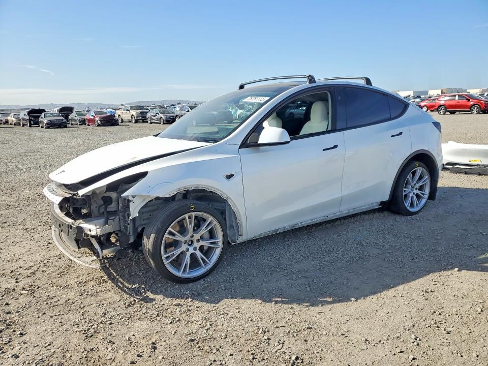 2024 Tesla Model Y მანქანა იყიდება აუქციონზე, vin: 7SAYGAEE6RF063131, აუქციონის ნომერი: 75751115