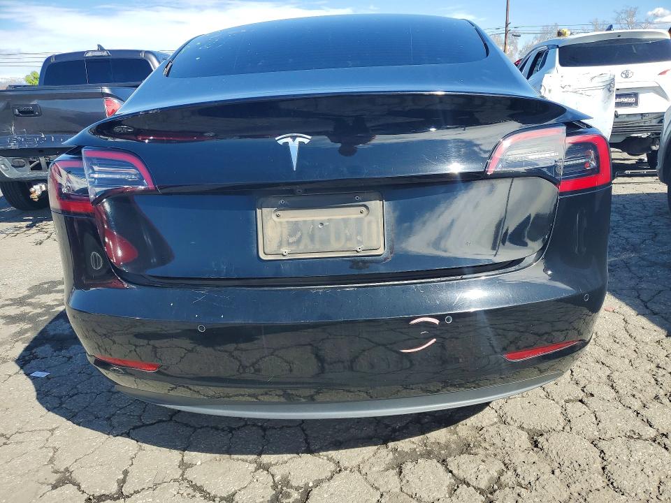 77697535 :رقم المزاد ، 5YJ3E1EA6NF303900 vin ، 2022 Tesla Model 3 مزاد بيع
