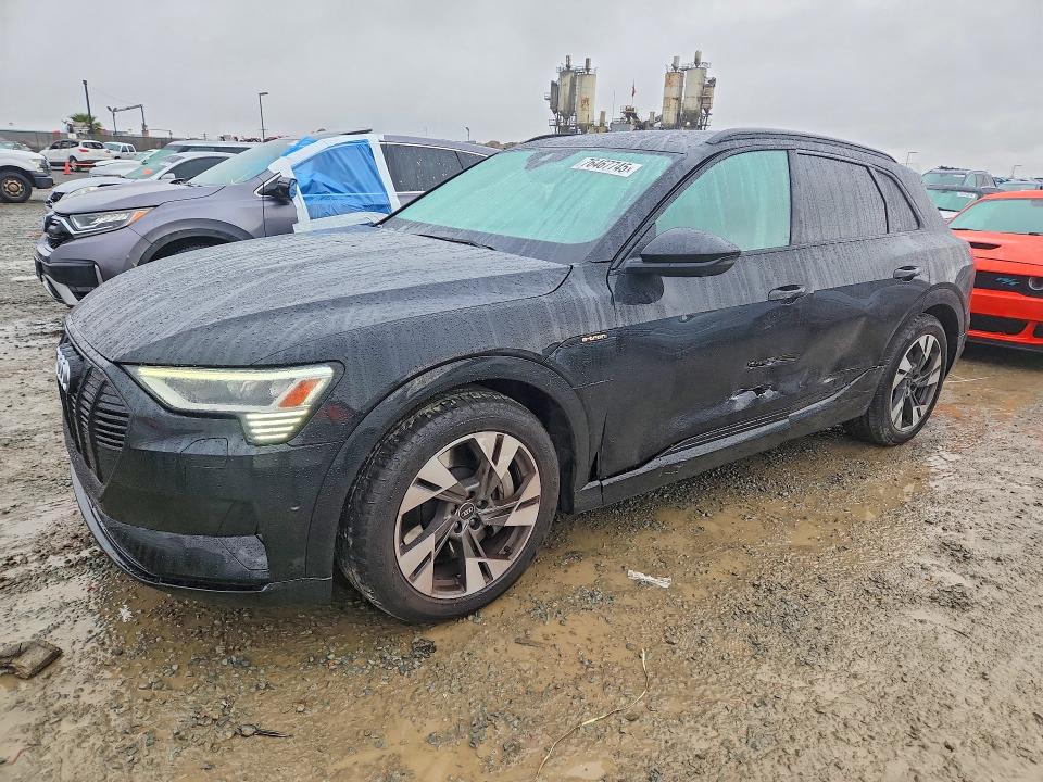 Продажа на аукционе авто 2021 Audi E-tron, vin: WA1AAAGE8MB018548, номер лота: 76467745