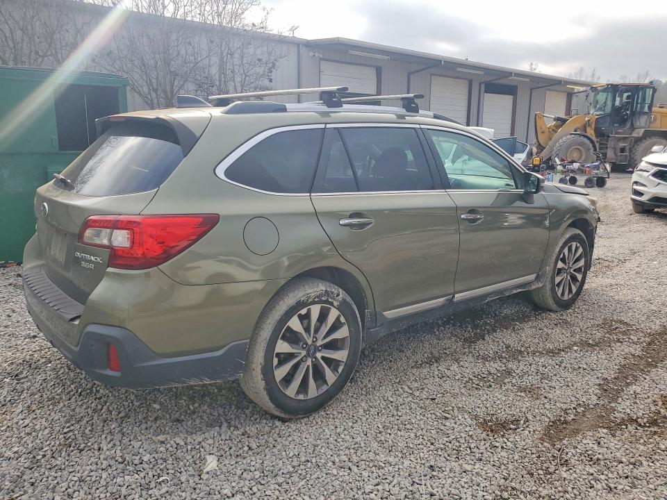 78215235 :رقم المزاد ، 4S4BSETC8J3228961 vin ، 2018 Subaru Outback مزاد بيع