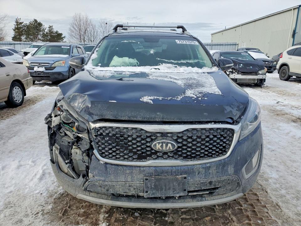 2017 Kia Sorento მანქანა იყიდება აუქციონზე, vin: 5XYPHDA51HG330373, აუქციონის ნომერი: 75731575
