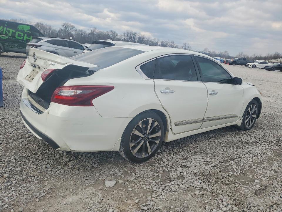 Продажа на аукционе авто 2017 Nissan Altima, vin: 1N4AL3AP4HN322086, номер лота: 77976545