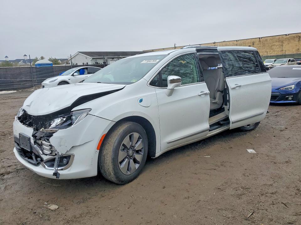 77384755 :رقم المزاد ، 2C4RC1N78HR709433 vin ، 2017 Chrysler Pacifica مزاد بيع