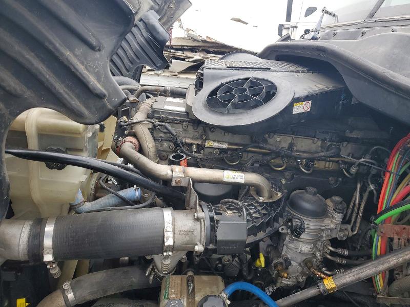 76745415 :رقم المزاد ، 3AKJGLDR9JSHU4903 vin ، 2018 Freightliner Cascadia 1 مزاد بيع